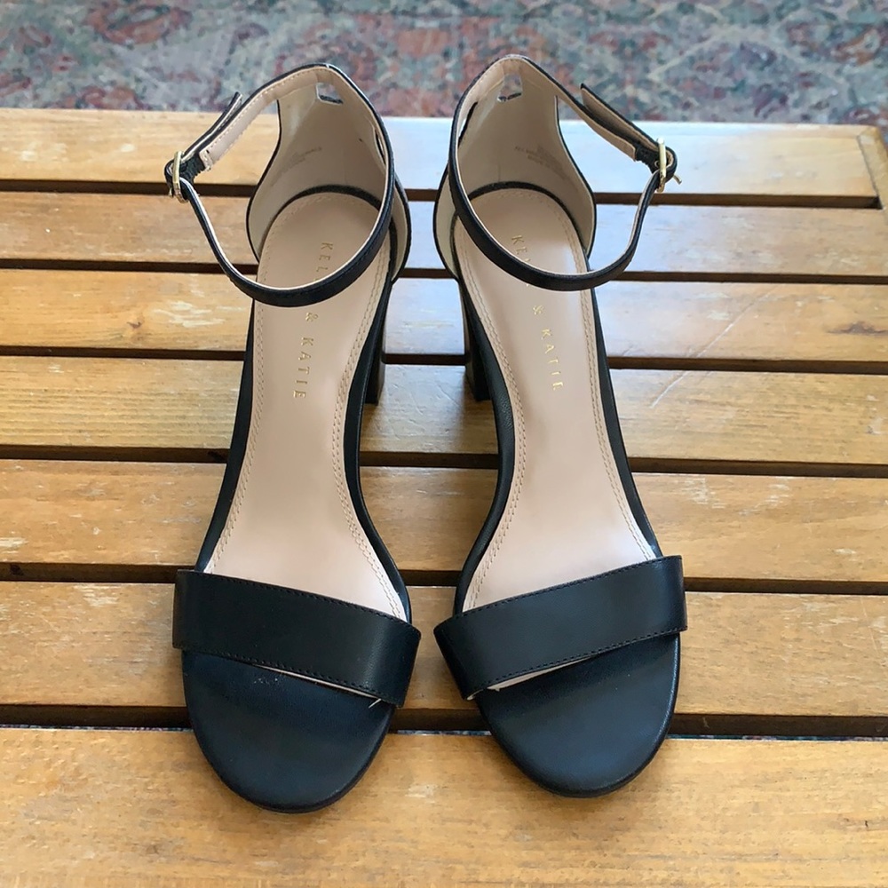 Size 8 black Heels